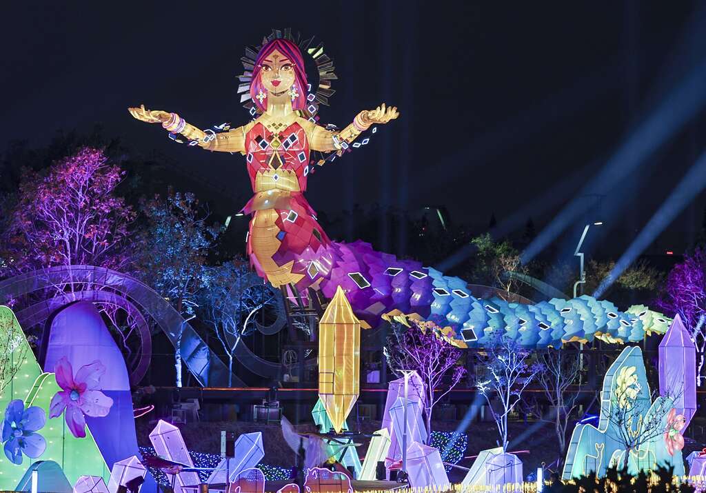 01主燈-蛇現幸福