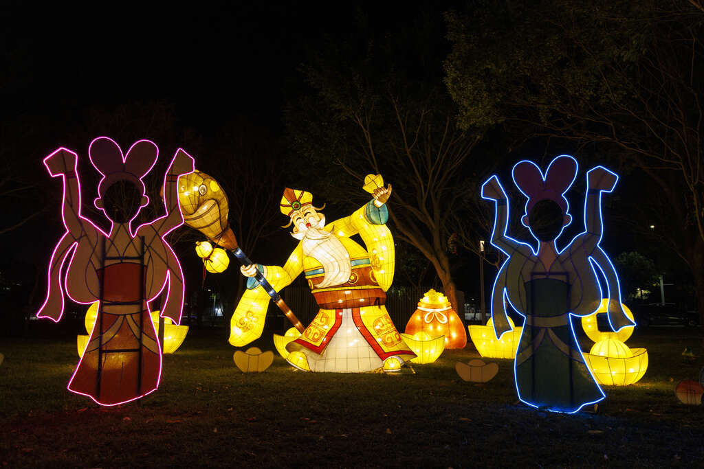 04群蛇共舞燈區